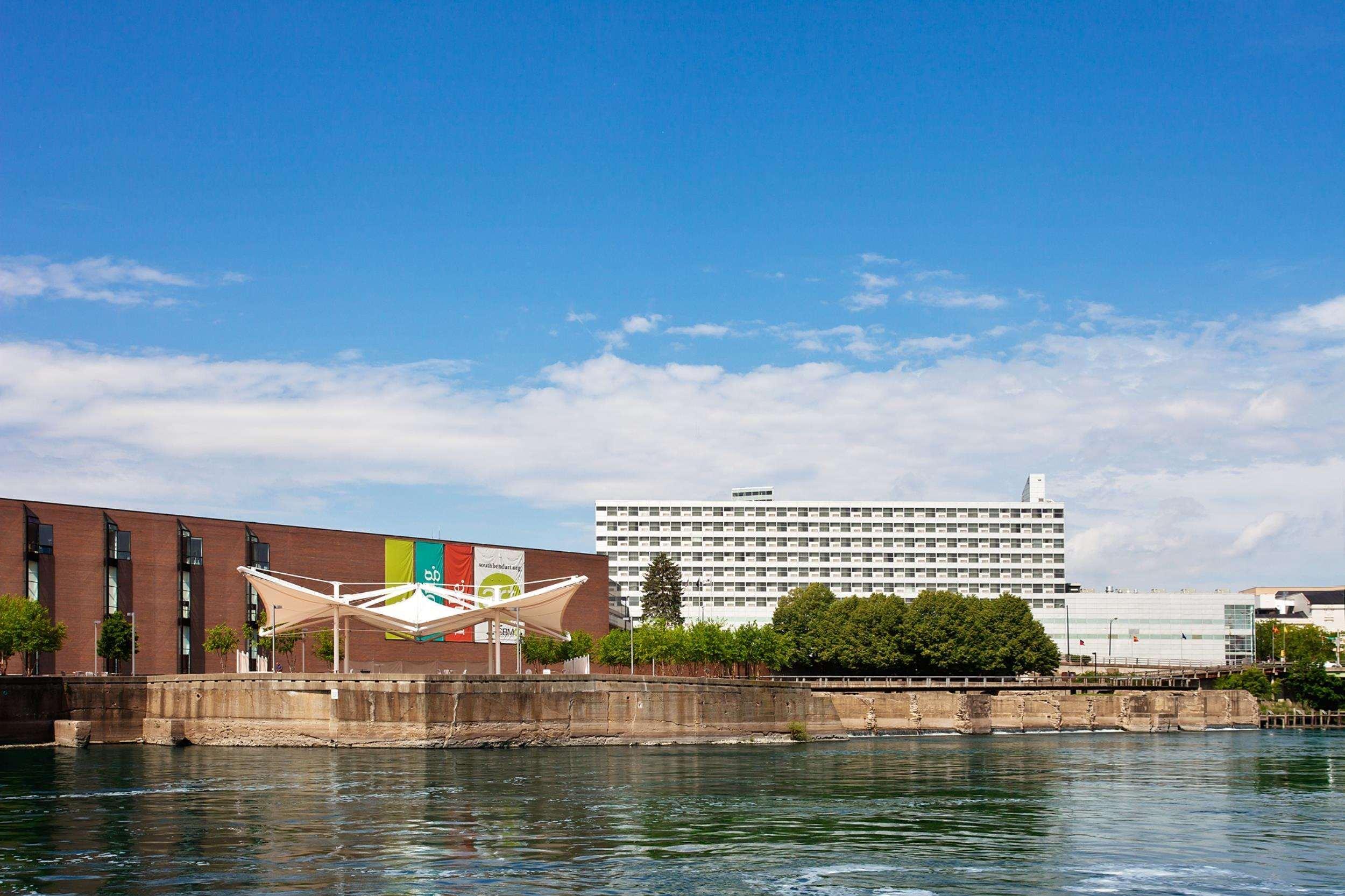 Doubletree By Hilton Hotel South Bend Exterior photo